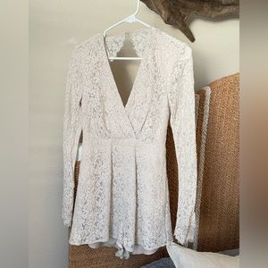 Revolve lace long sleeve romper size xs TJD jetset diaries voyage romper